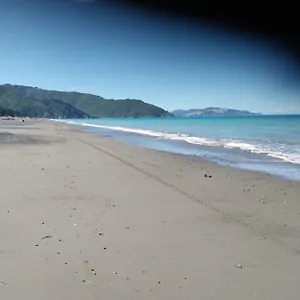 Bed & Breakfast Rarangi Seaview On The